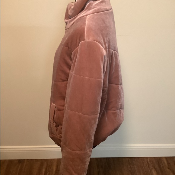 Romeo & Juliet Couture NWT Women’s mauve color full zip puffer jacket size large - Picture 5 of 12